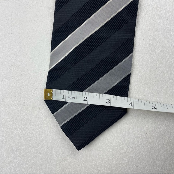 Vintage Giorgio Armani Silk Tie Diagonal Stripes Necktie Designer Made in Italy - Picture 5 of 7